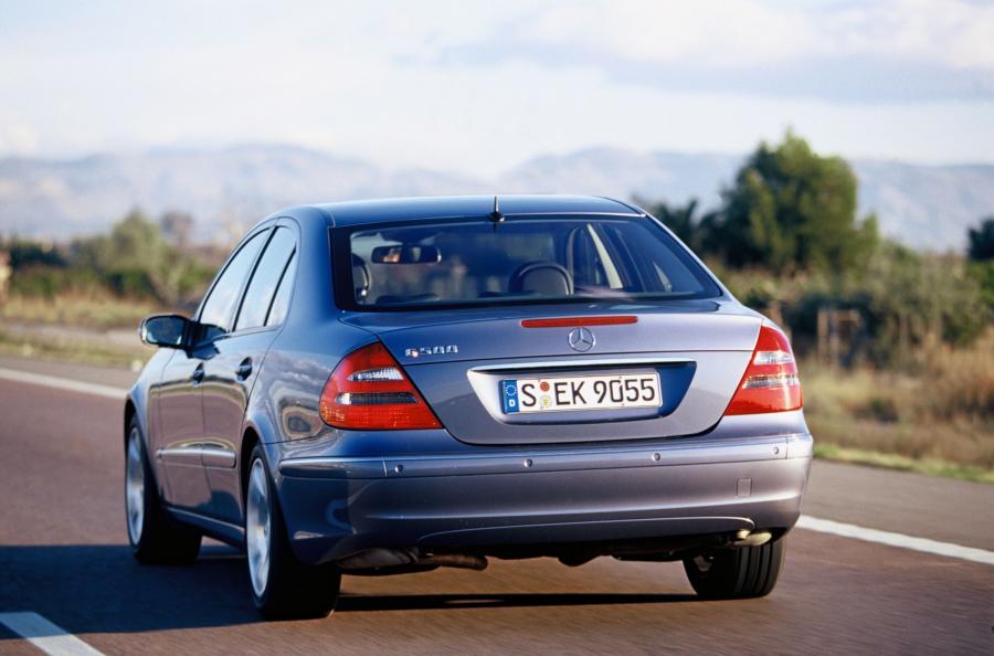  Mercedes-Benz E-Class 2002 года  (фото 125 из 448)